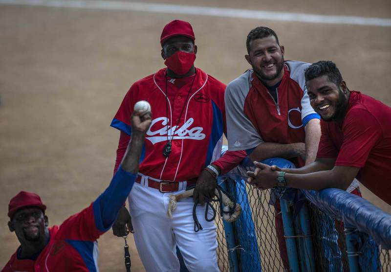 Equipo de béisbol cubano sin visa a medida que se acercan los clasificatorios olímpicos