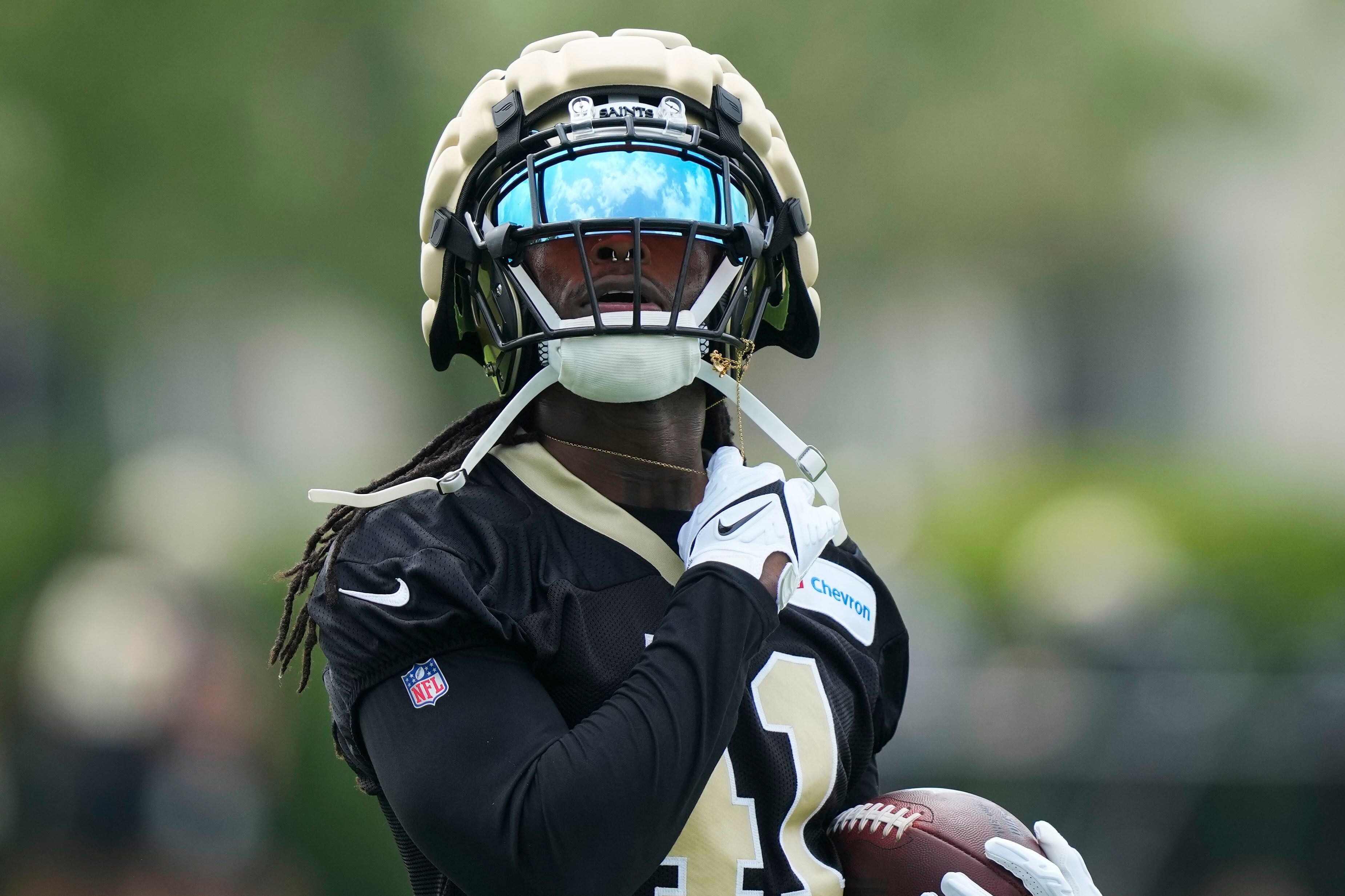 NFL, Vegas Cops Allowed Alvin Kamara To Play Pro Bowl Before Felony Battery  Arrest