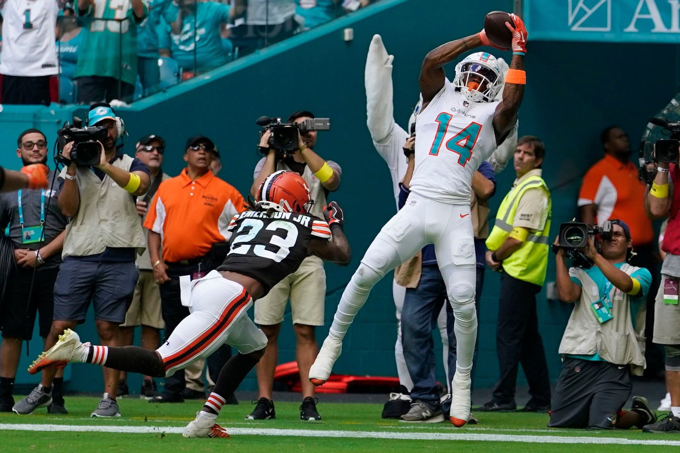 Browns hope to go '1-0' when they visit hot Dolphins - The San