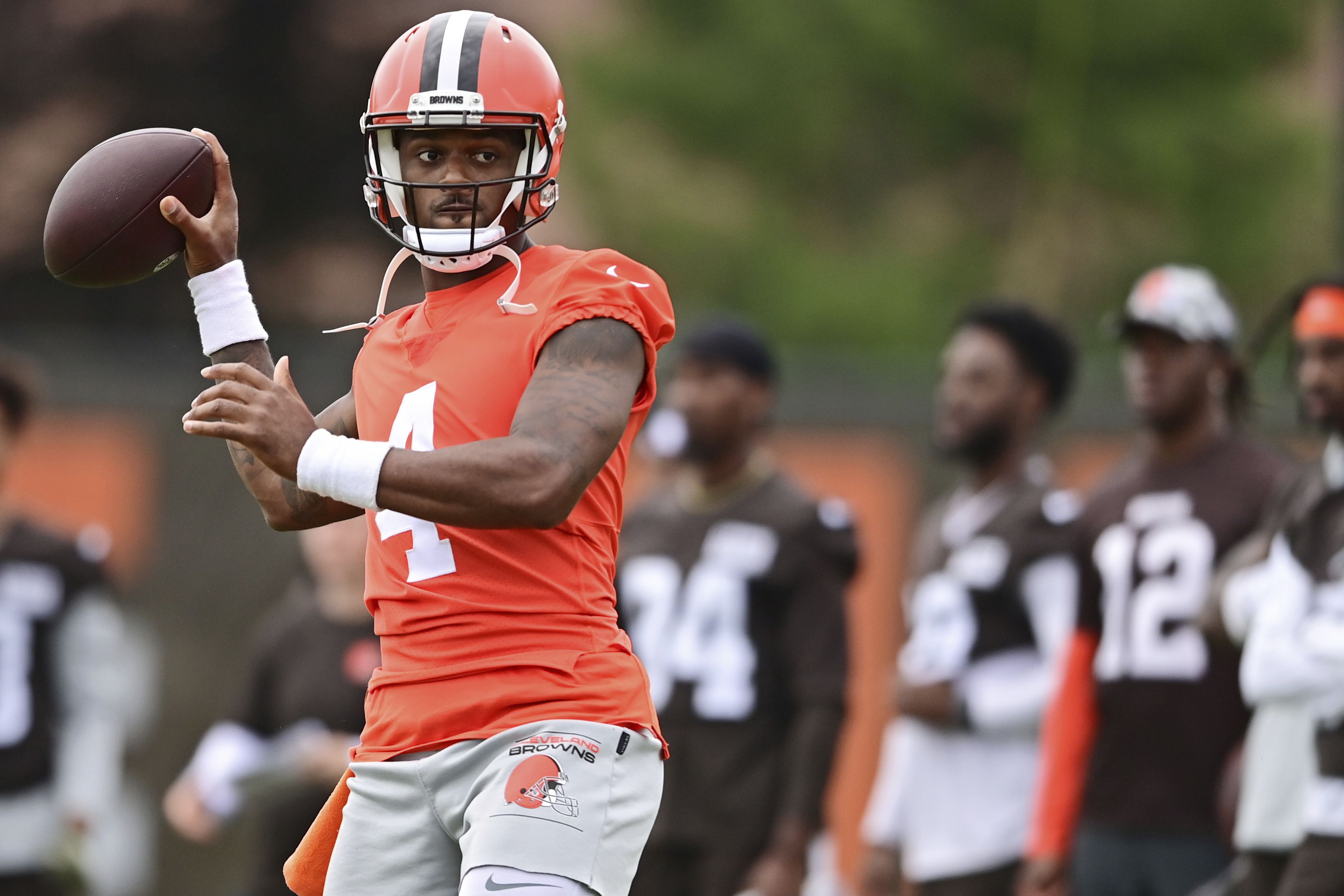 Watson apologizes, then struggles in Browns preseason debut