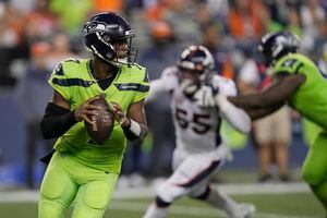 Seahawks survive Wilson's return, edge Broncos on missed FG - West Hawaii  Today