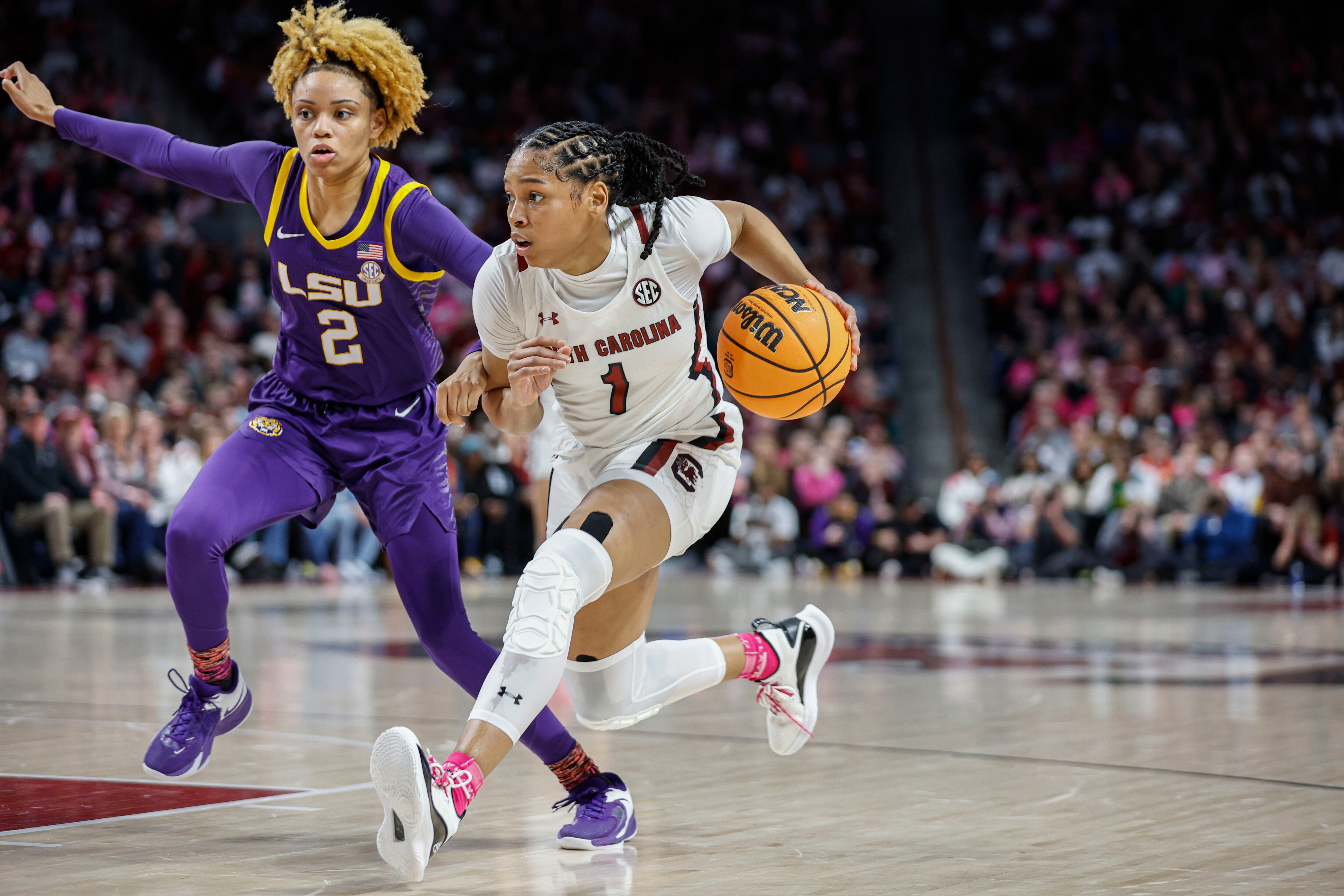 Dawn Staley wears classic Philadelphia Eagles jersey as No. 1 Gamecocks  host No. 3 LSU