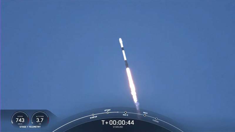 WATCH AGAIN: SpaceX launches another round of Starlink satellites from KSC