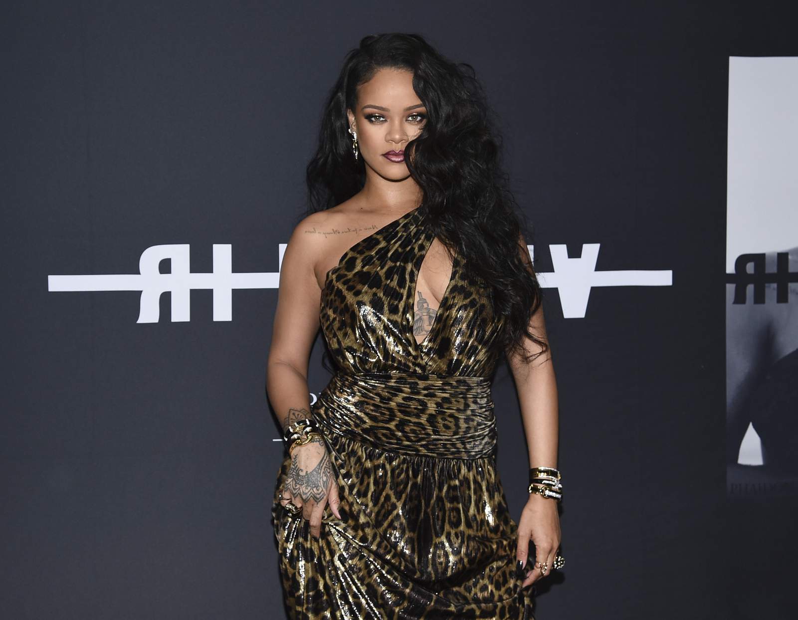 Rihanna In All Her Pregnant Glory Is The Iconic New Face Of Louis