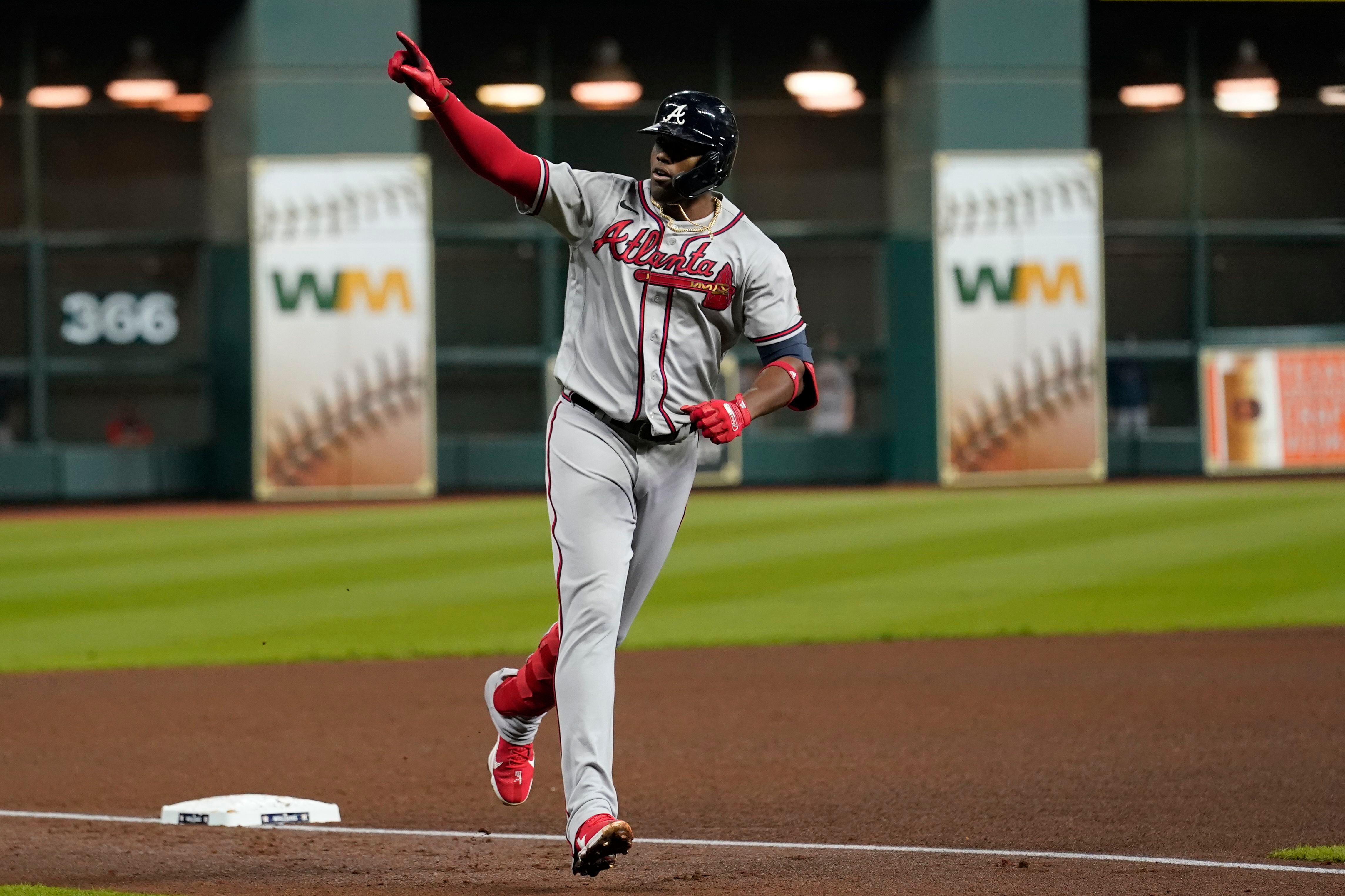 Braves Jorge Soler 1st batter to lead off World Series with HR