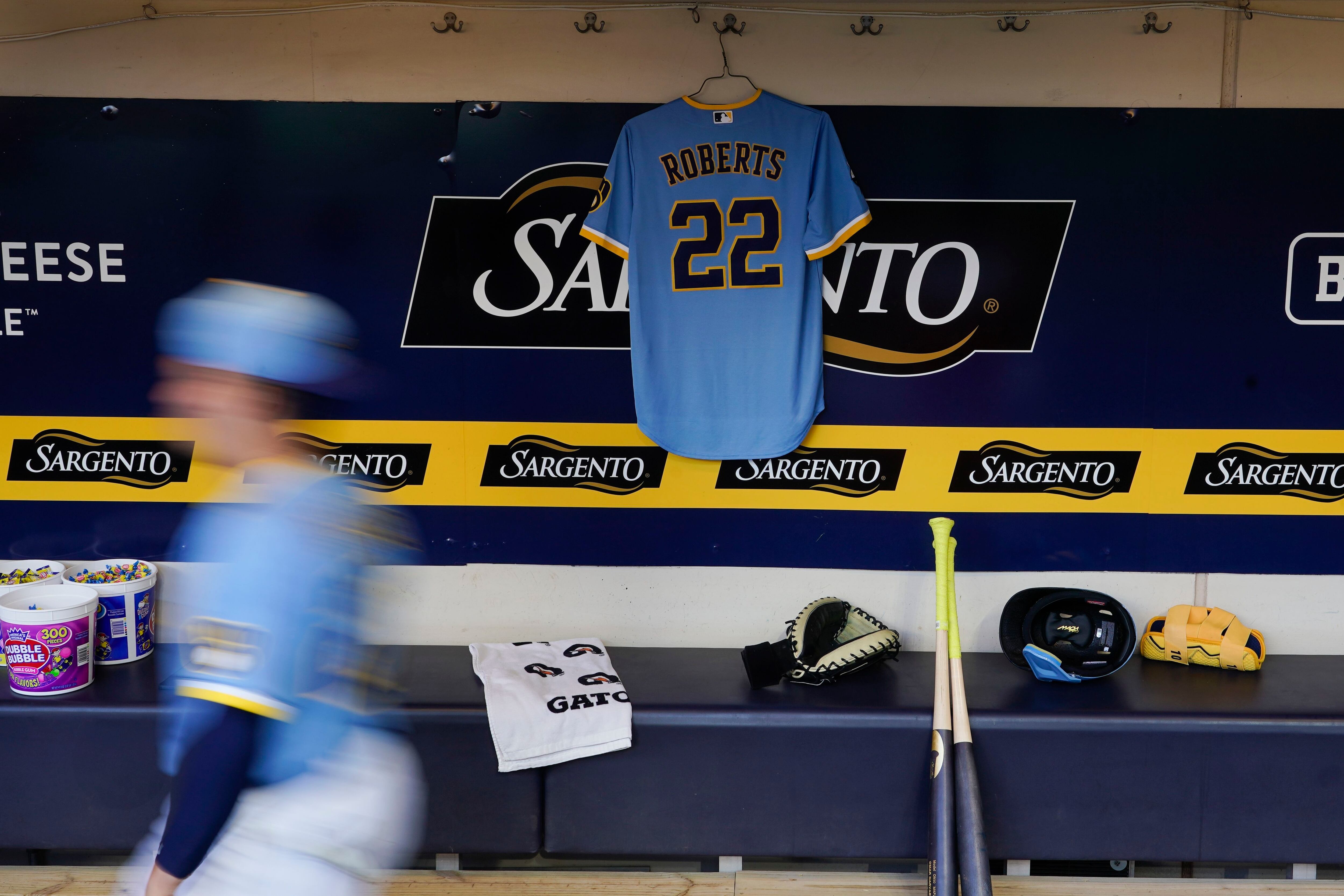 Brewers Honoring 8-Year-Old Paralyzed In July 4 Shooting W/ Dugout Jersey,  Autographs