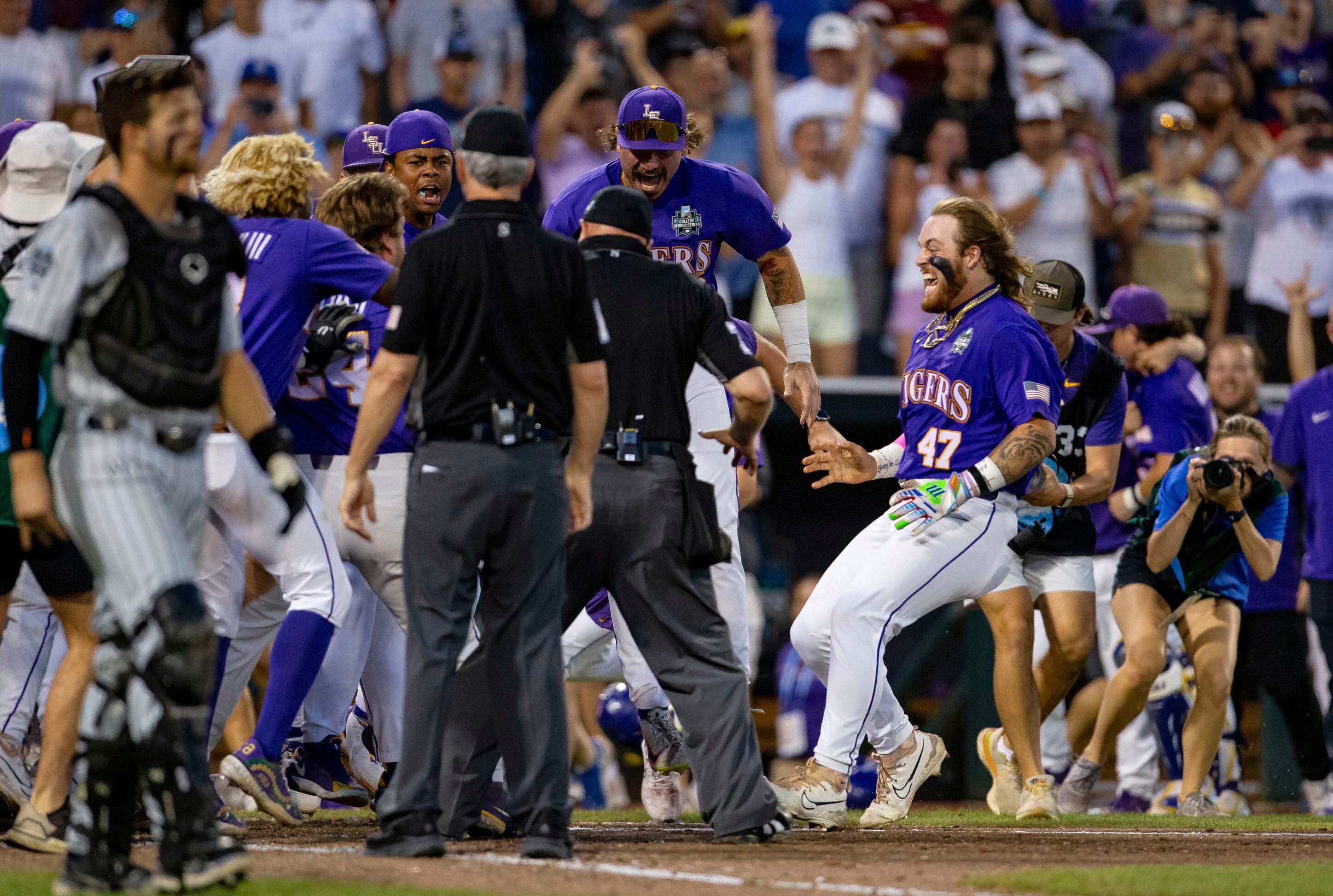 College World Series 2016 scores and bracket: 2 straight losses and Miami's  tournament is over 