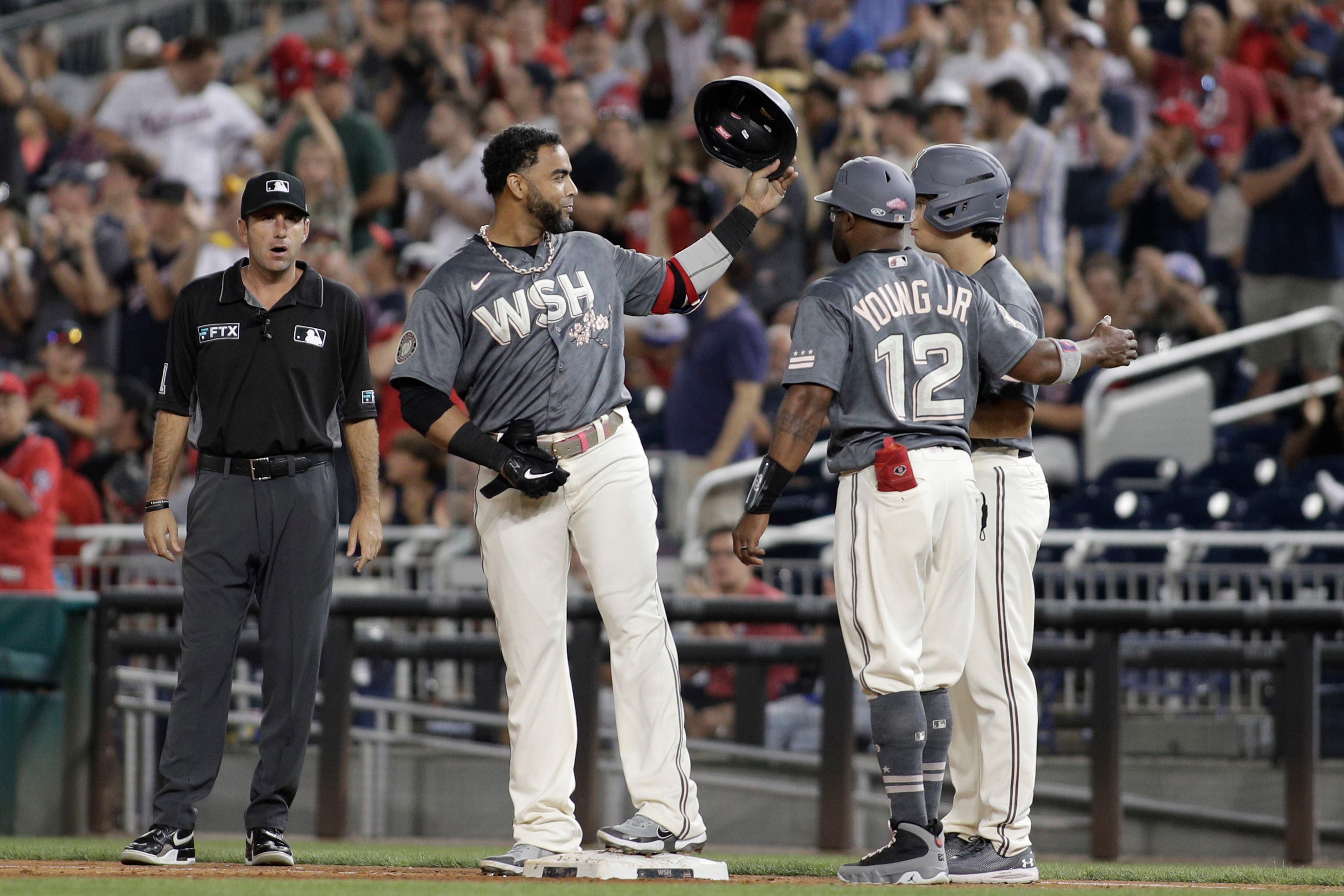 Padres enjoy 2nd straight big offensive game, blast Nationals