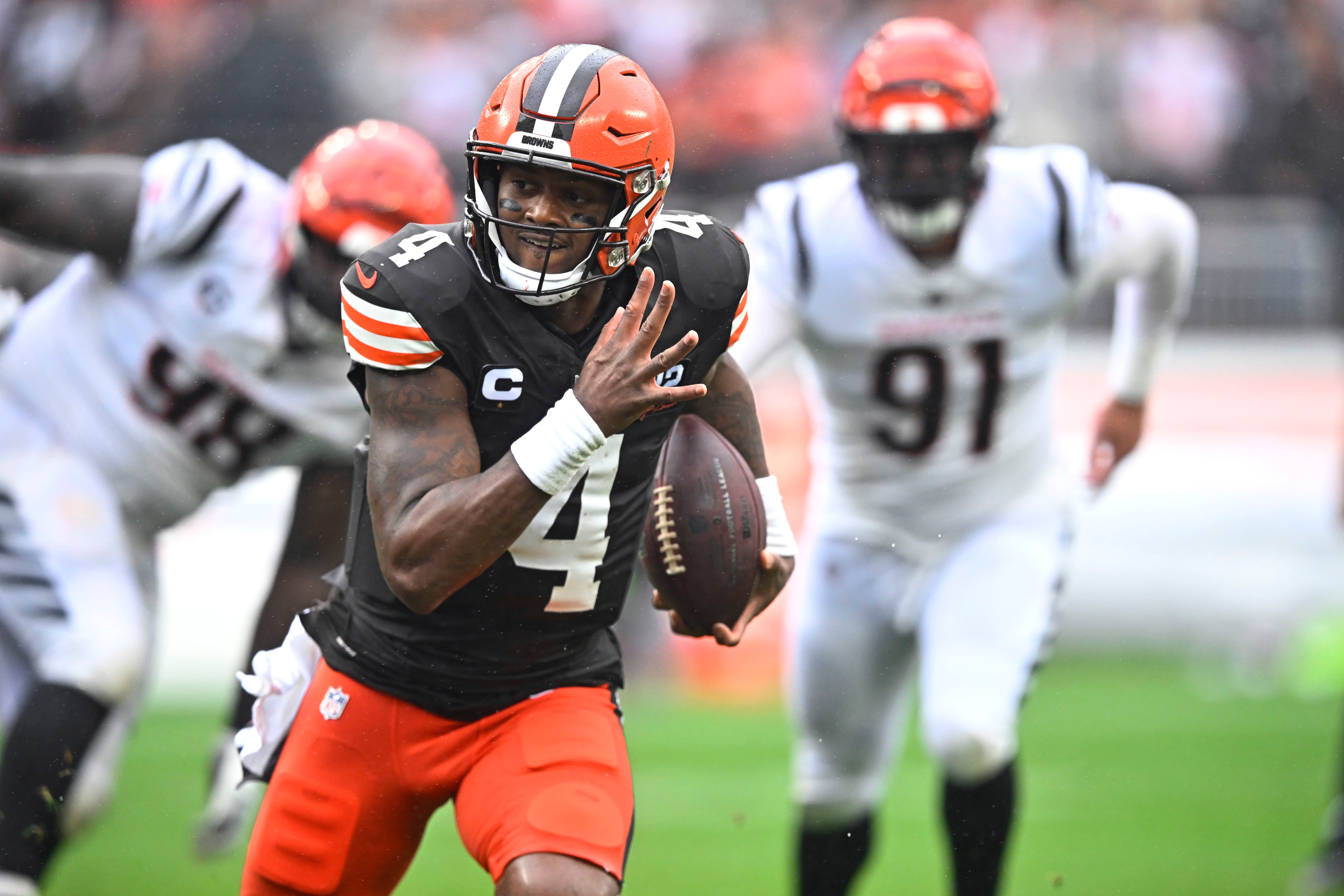 Browns' Garrett hoping to sack Burrow, Bengals on Halloween