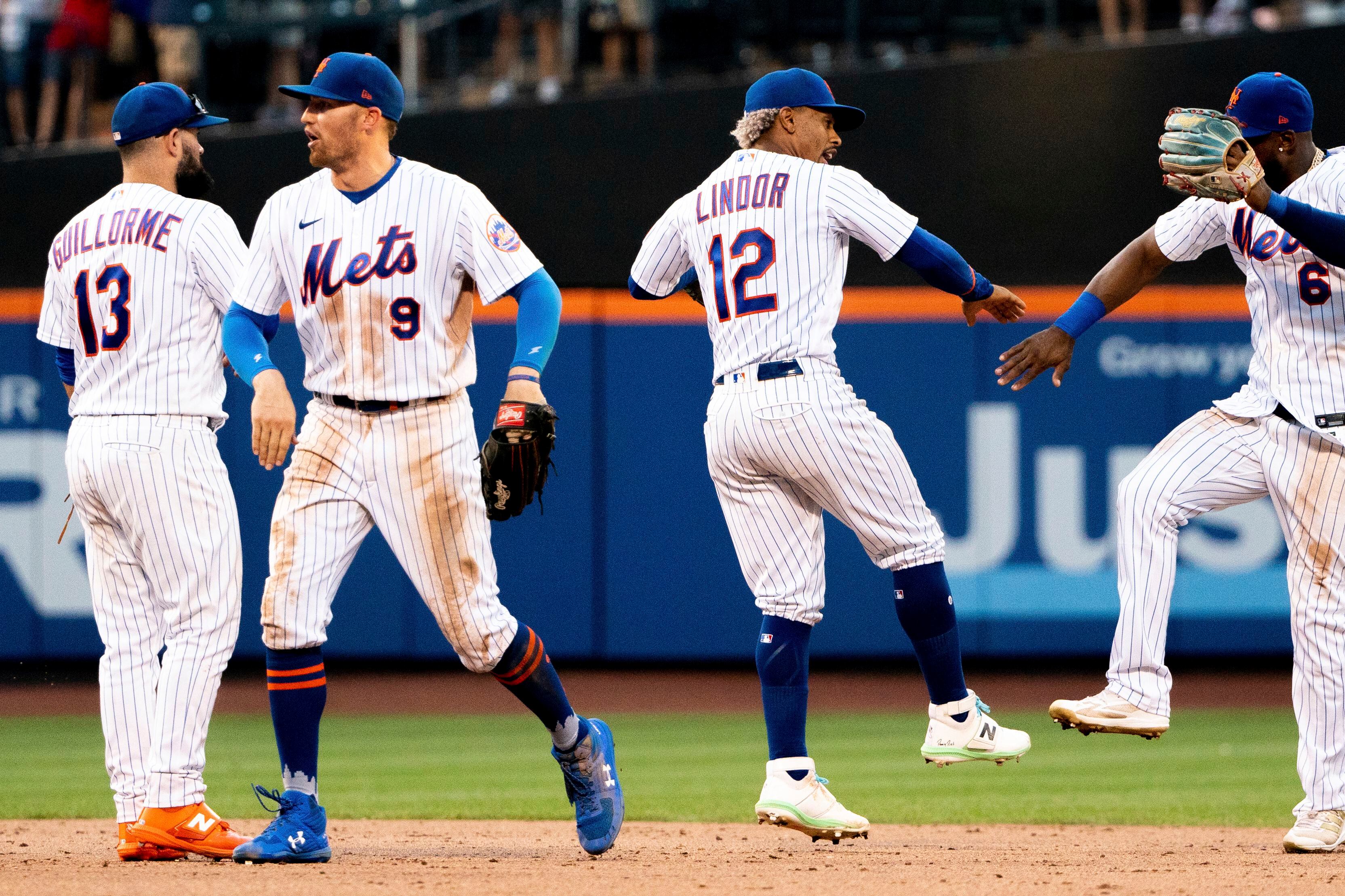 Dansby Swanson breaks up Jacob deGrom's no-hit bid with a two-run home run.  #MLB