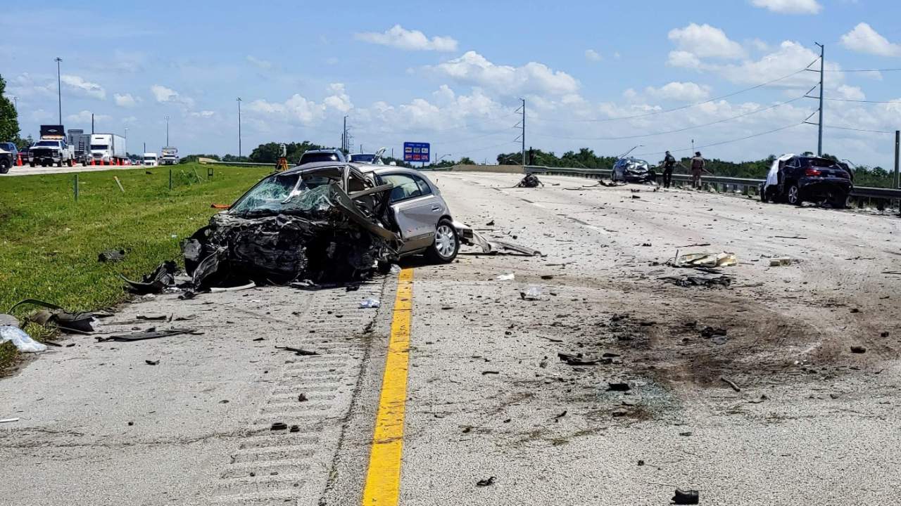 2 dead after Polk County crash involving 4 vehicles, troopers say