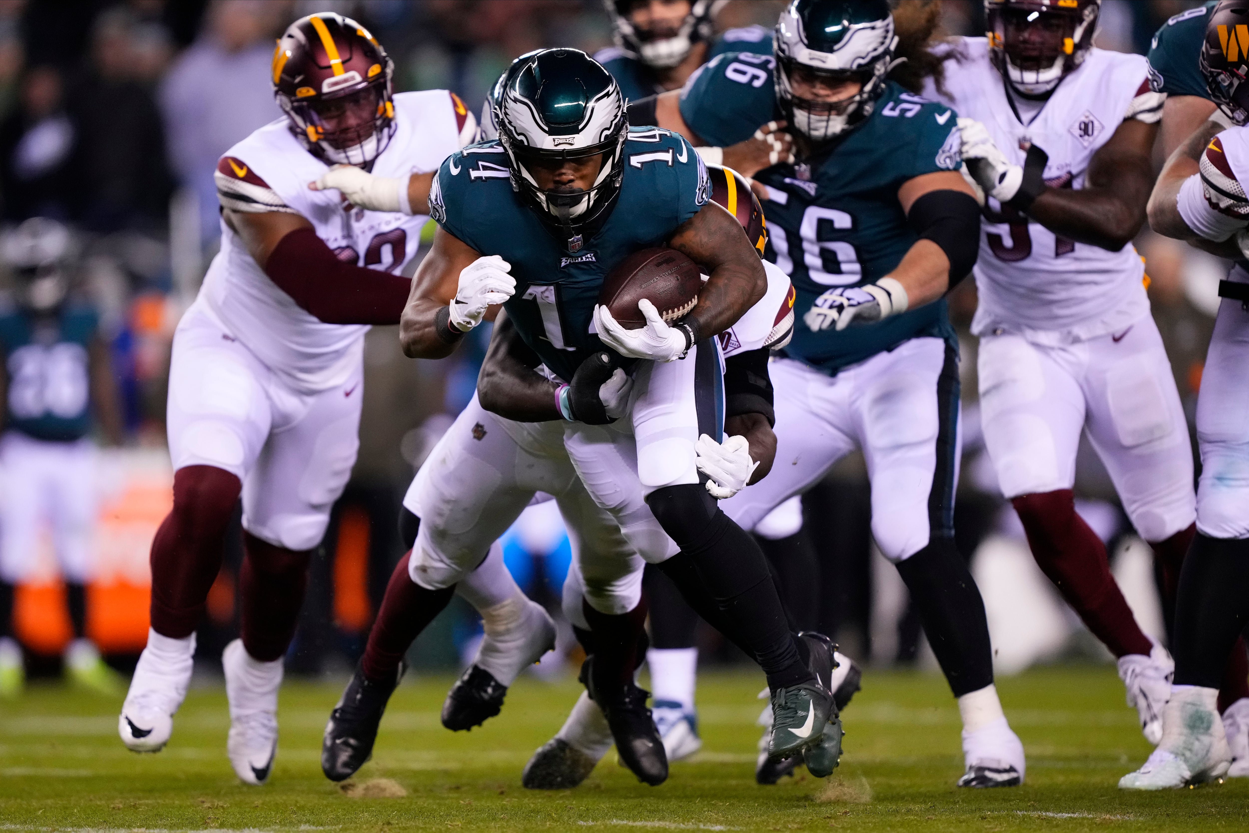 Commanders Ends Sloppy Eagles' Perfect Season 32–21