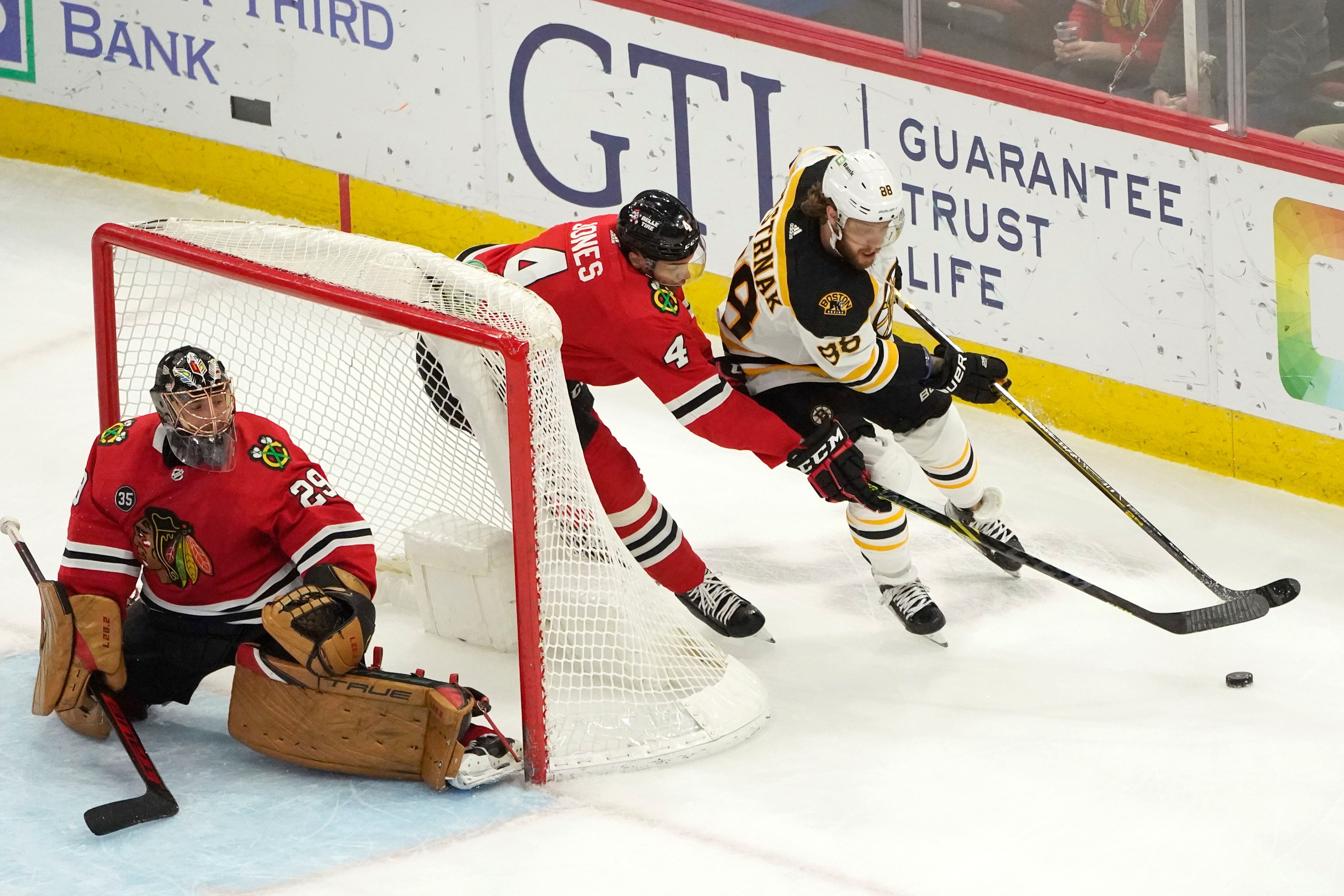 NHL trade deadline: Blackhawks trade Hagel to Lightning