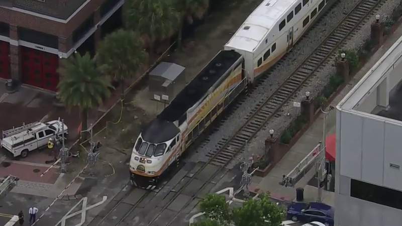 Man hit by train in downtown Orlando in critical condition
