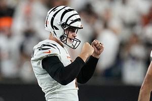 Joe Burrow shakes off calf injury, throws for a season-high 259 yards as  Bengals beat the Rams 19-16