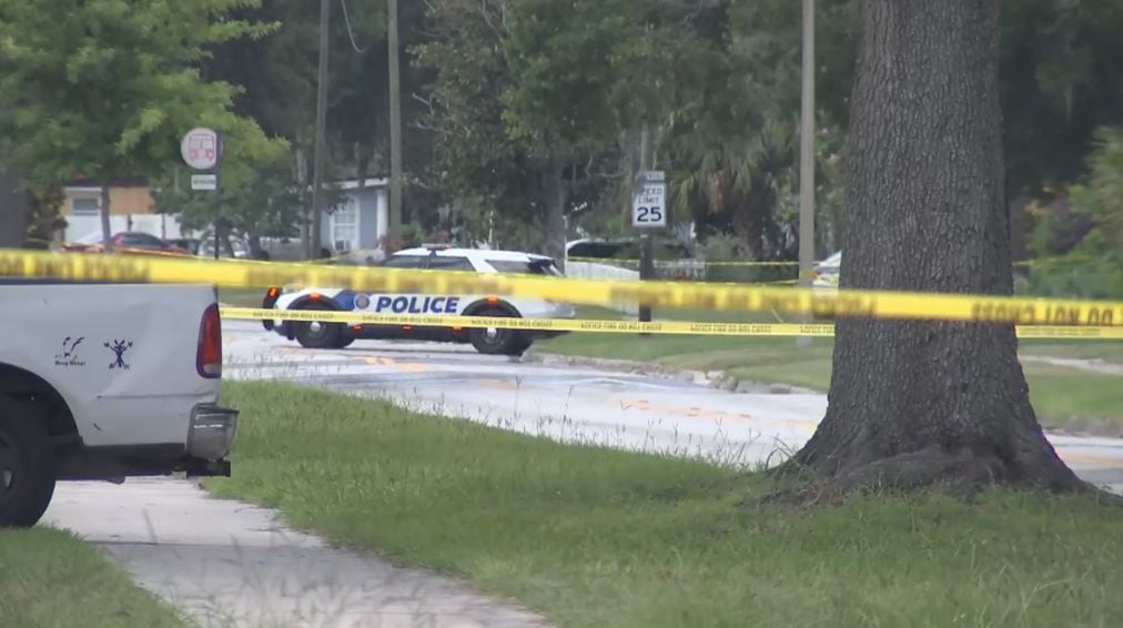 Shooting in Orlando neighborhood leaves 2 hurt, police say thumbnail