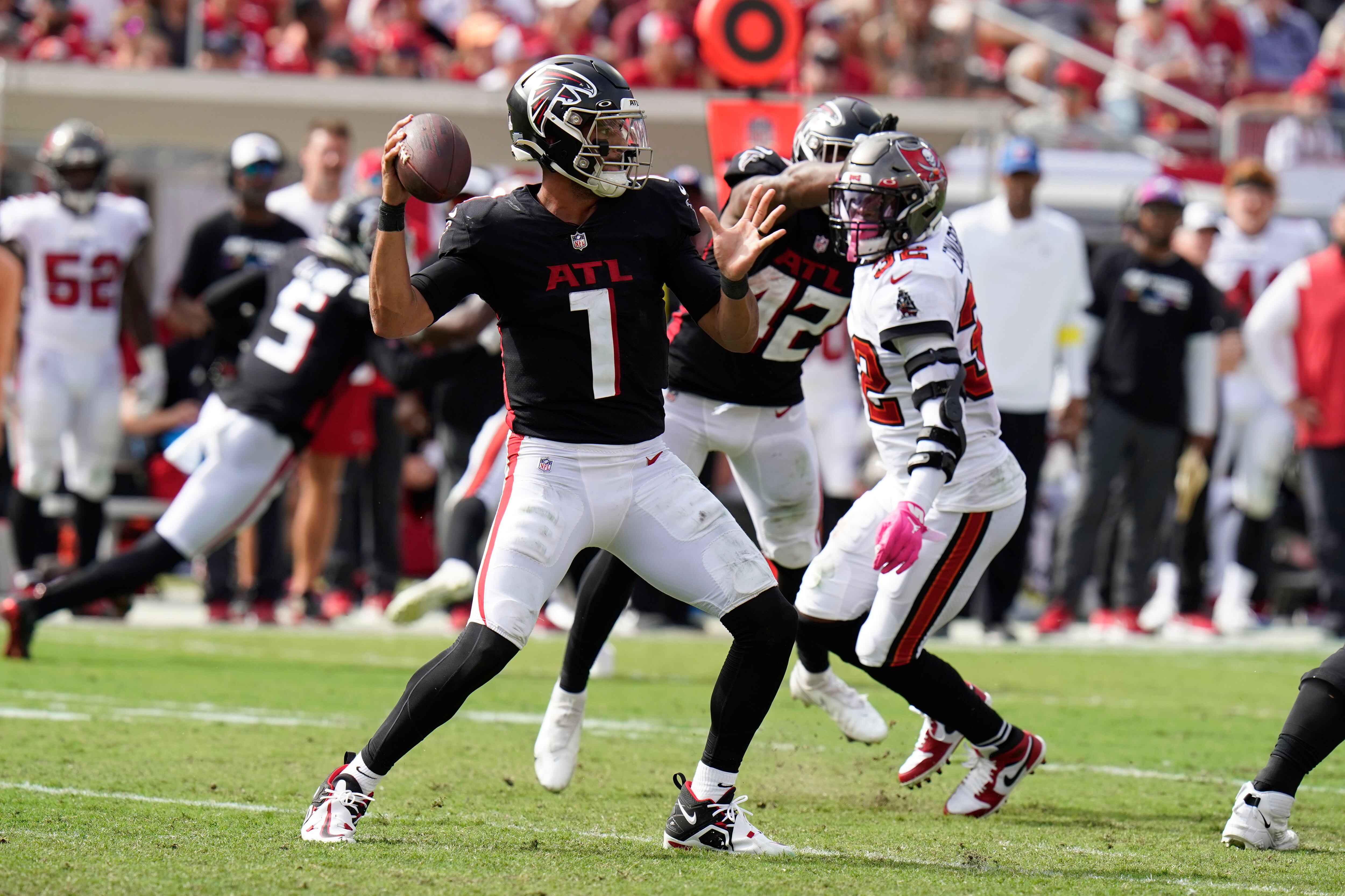 Marcus Mariota has sizable lead in Falcons' QB competition