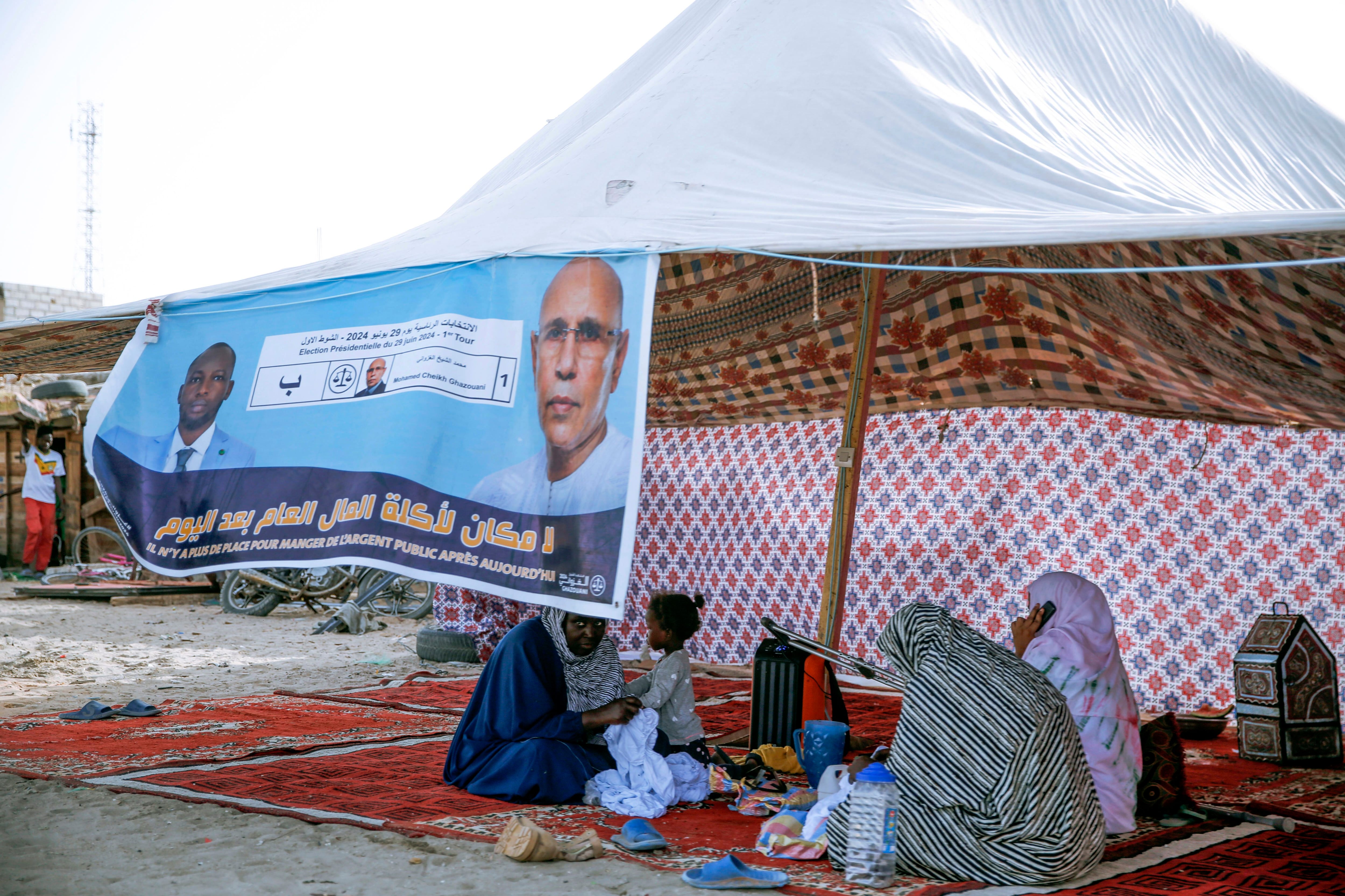 Mauritanians vote for president with the incumbent ally of the West favored to win thumbnail
