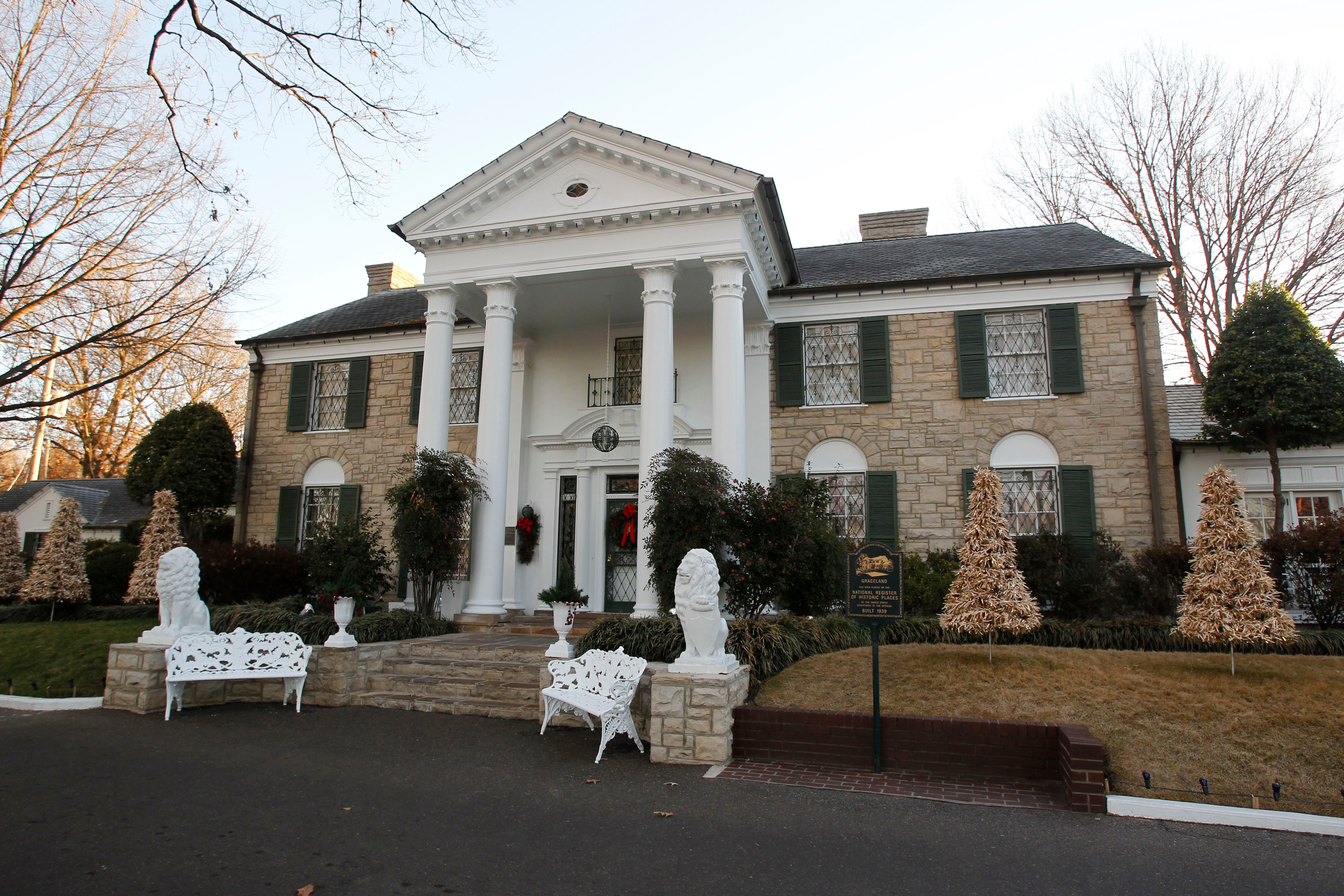 Tennessee turns over probe into failed Graceland sale to federal authorities, report says thumbnail