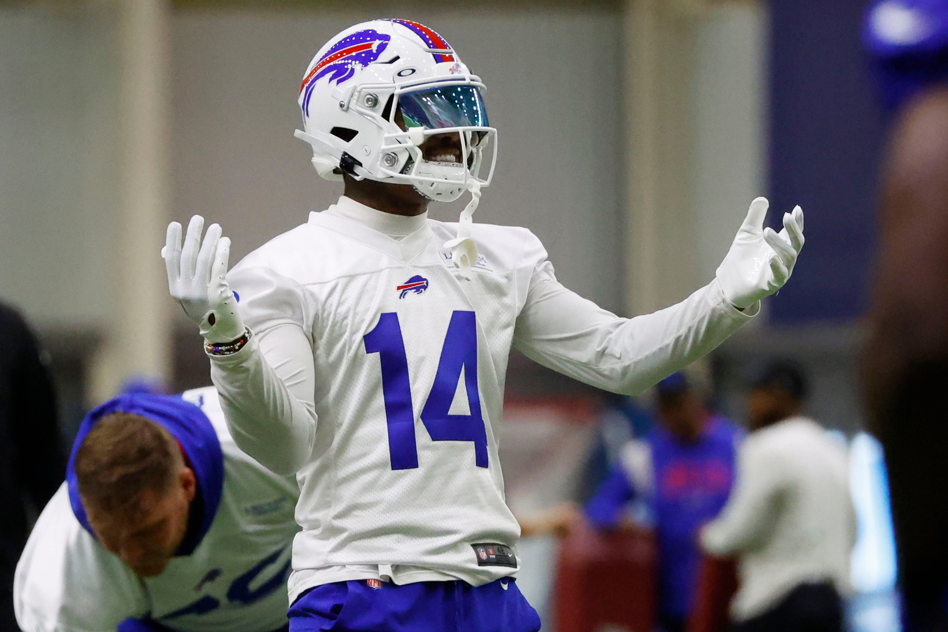 Stefon Diggs breaks Buffalo Bills' single-season receiving-yards