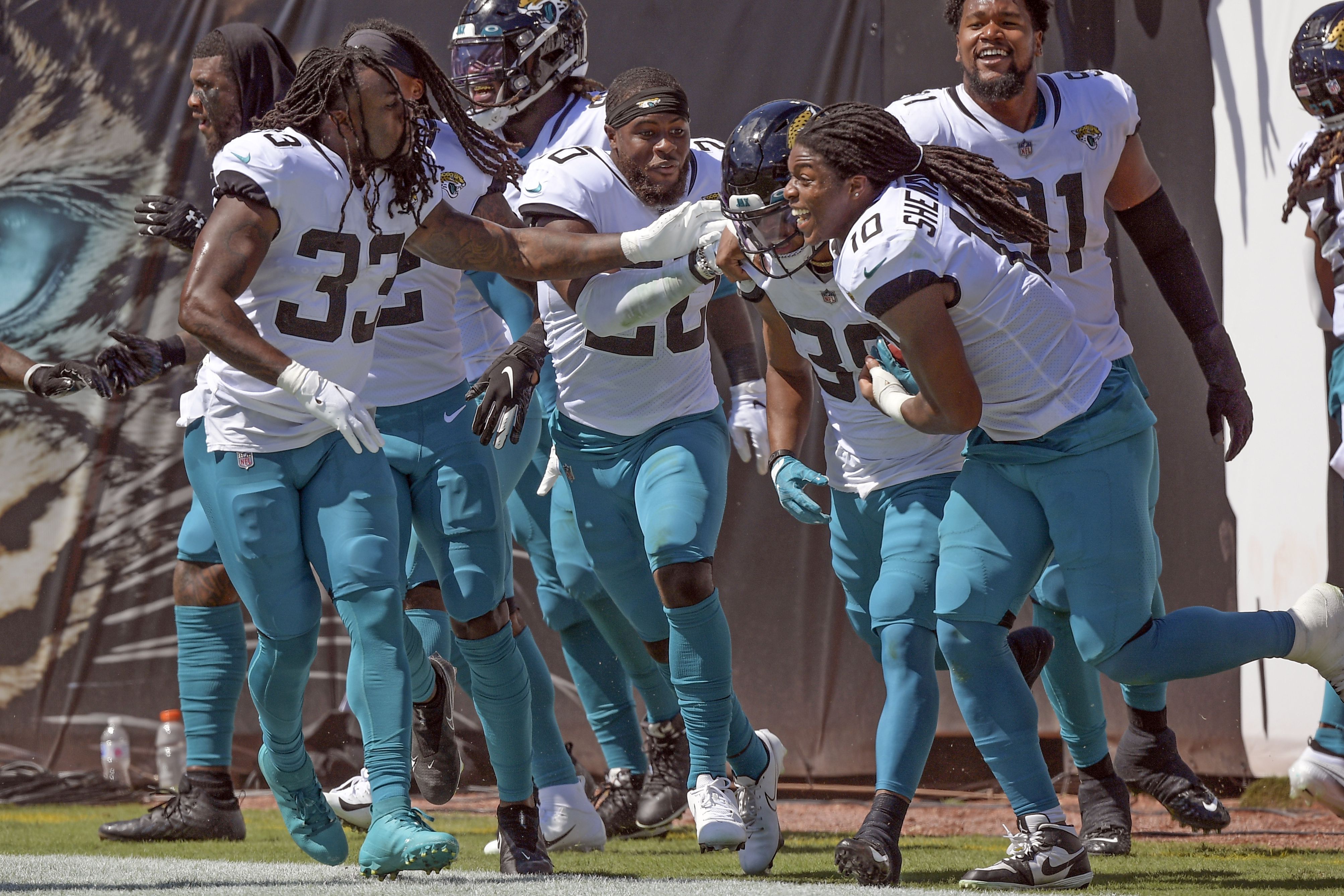 New England Patriots James Sanders and Asante Samuel celebrate